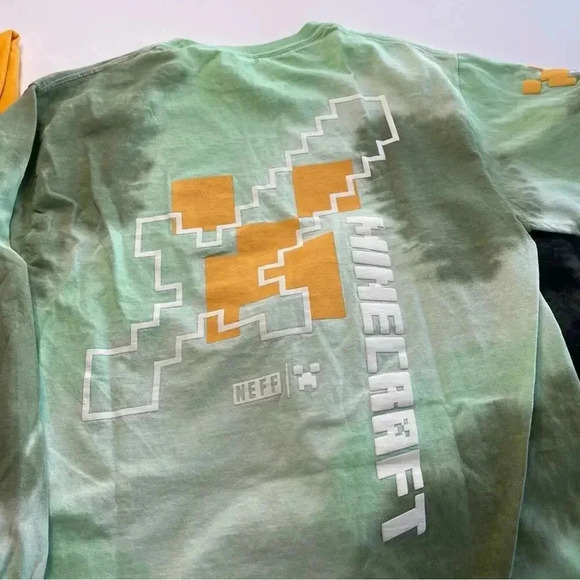 Men’s Zumiez Skate Long Sleeve Tee Bundle M Naruto Minecraft Primitive - Picture 6 of 9